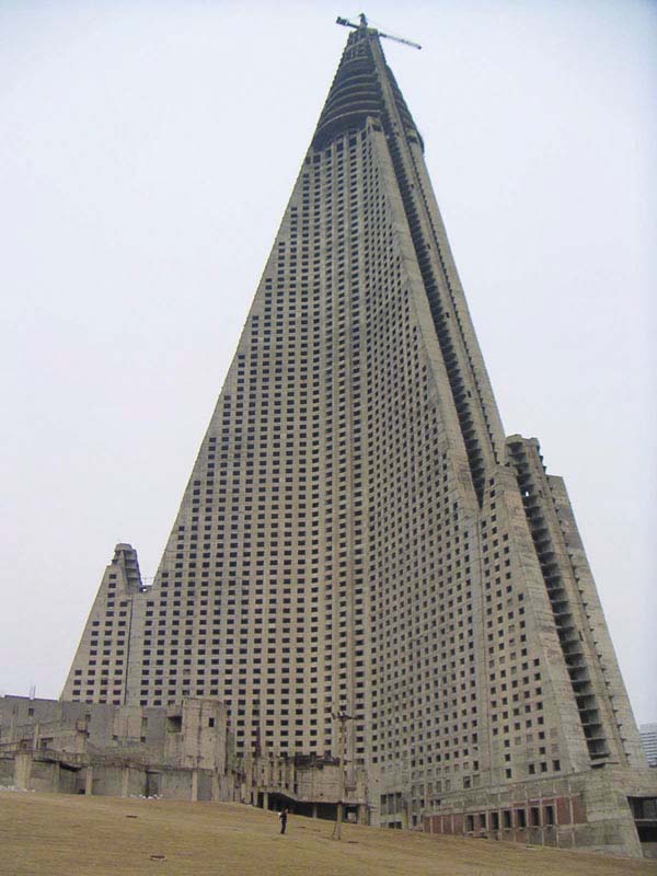 Requiem_Ryunyong Hotel Tower