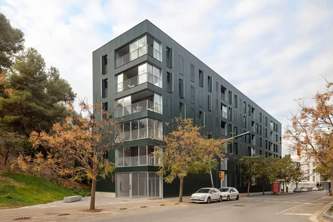 Social Housing Torre Baró © Adrià Goula