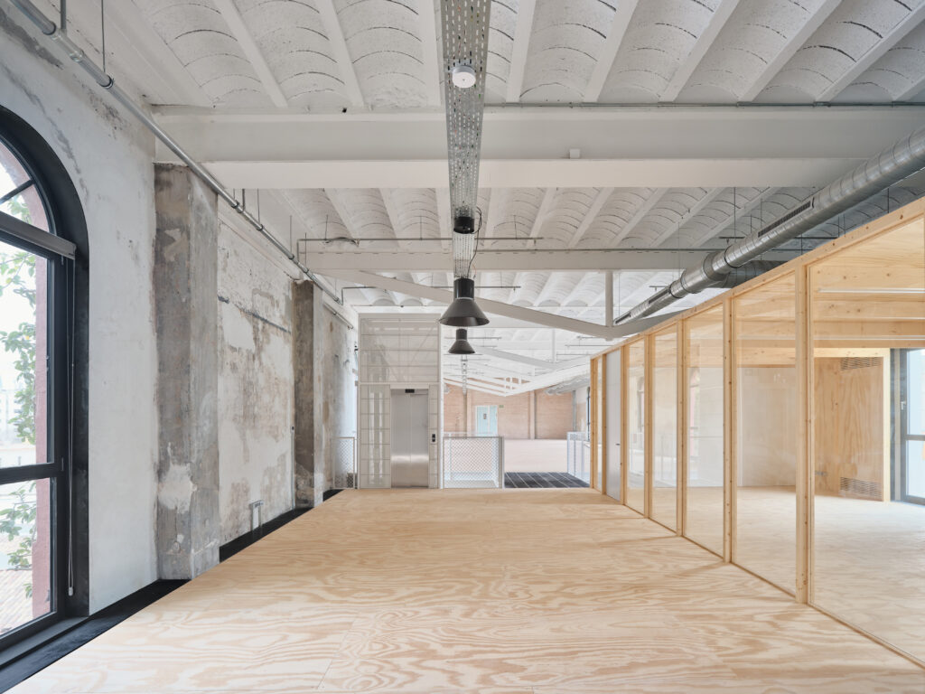 © Palo Alto Incubator. TALLER 9s ARQUITECTES. Photo: Adrià Goula Sardà