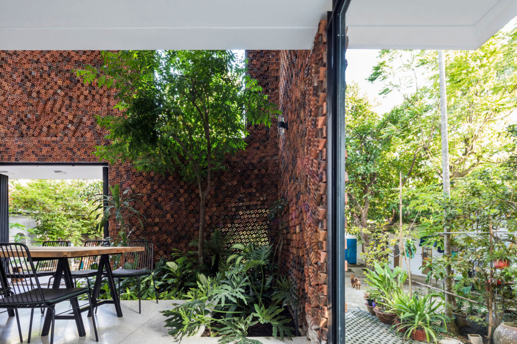 Wall House - Creative Architects @ Hiroyuki Oki