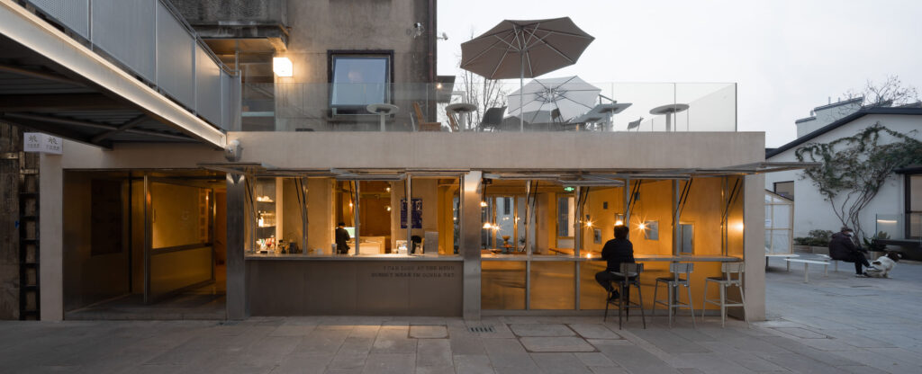 Large operatable windows of building31©Mata Okawa